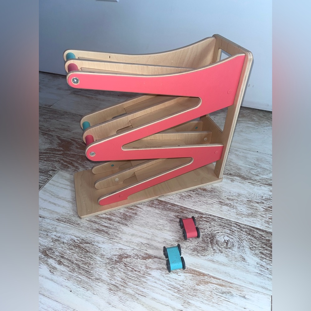 LOVEVERY Race and Chase Car Ramp